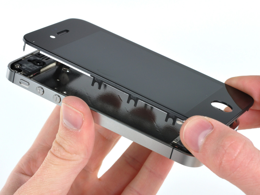 Tous les tutos pour réparer l'iPhone 4 ! | Revue du Mobile